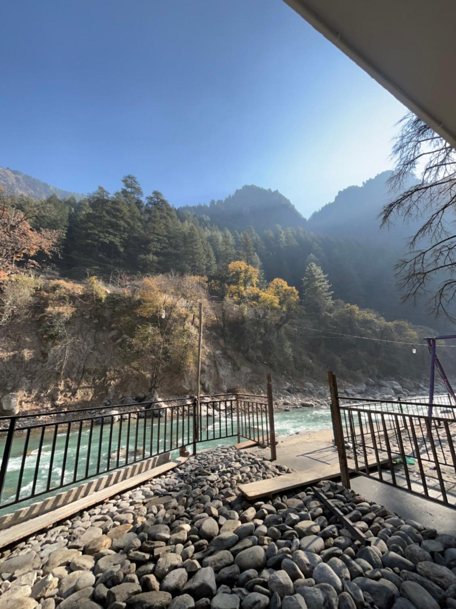 Hom House Of Mannmauji Riverside Kasol Eksteriør billede